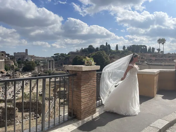 Out of space - Bride in Rom – Susanne Rikus